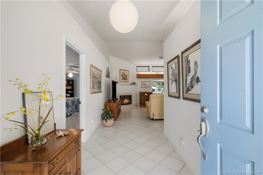Rare waterfront opportunity in Seagate Harbor! Lovingly - photo 3