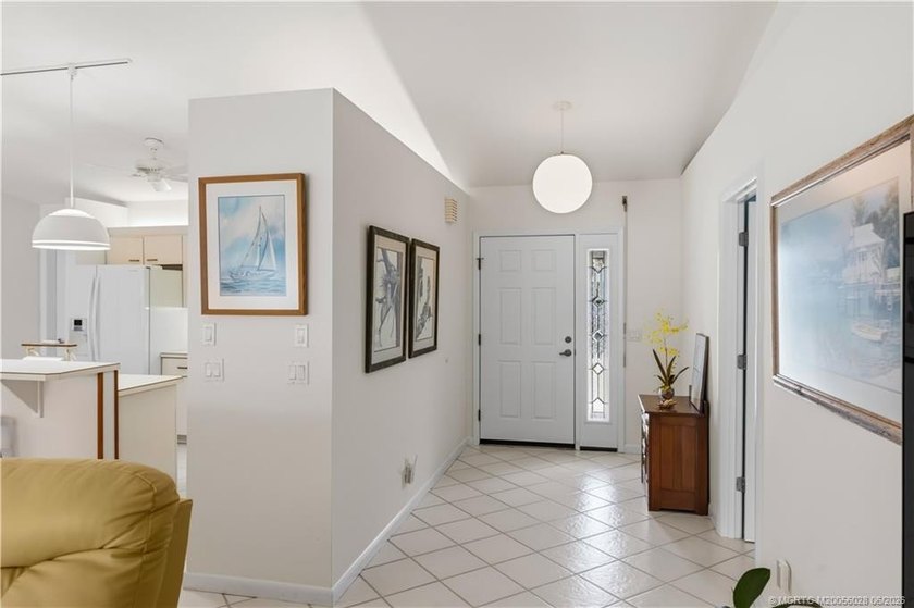 Rare waterfront opportunity in Seagate Harbor! Lovingly - photo 4