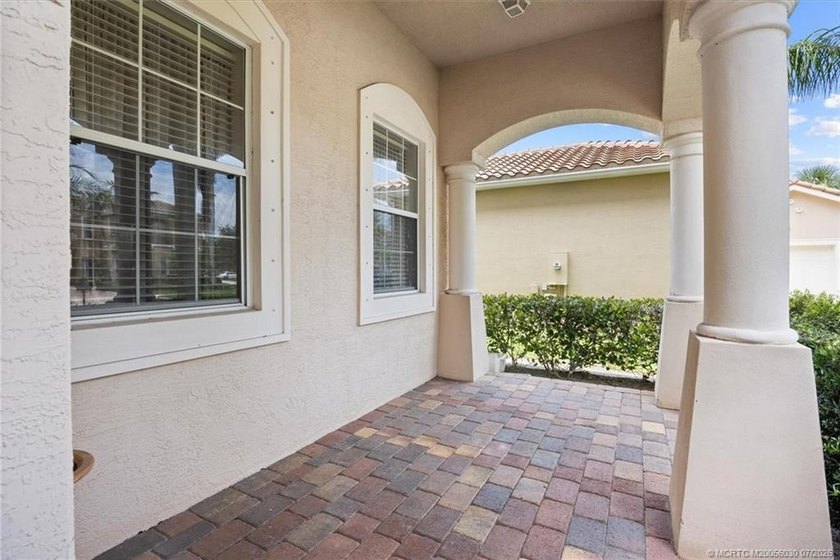 Rare opportunity in prestigious Highland Reserve! This - photo 4