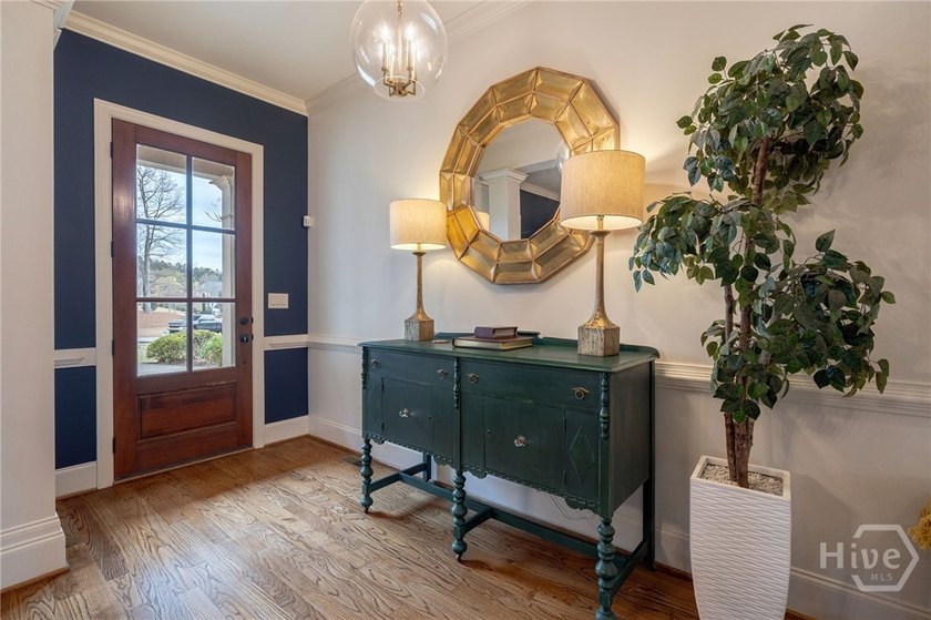 Welcome to 1405 Evergreen Park, a beautifully appointed estate - photo 3