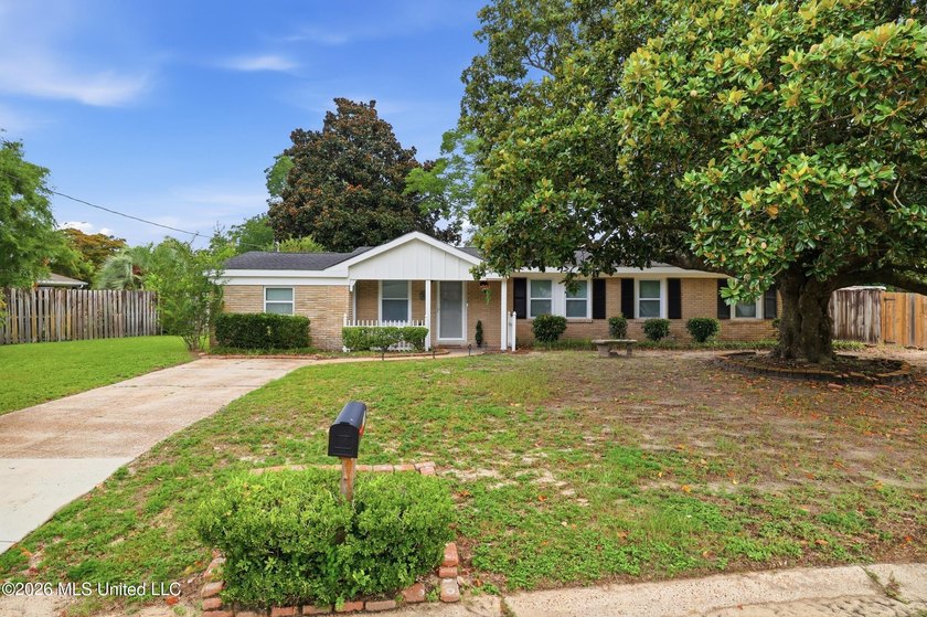 Welcome home to this beautifully updated 4-bedroom, 2-bath home - photo 2