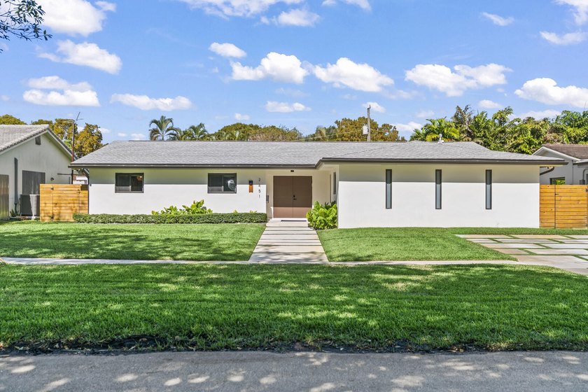 County Squire Estates Custom Gem, Fully Renovated and Move-In - photo 5