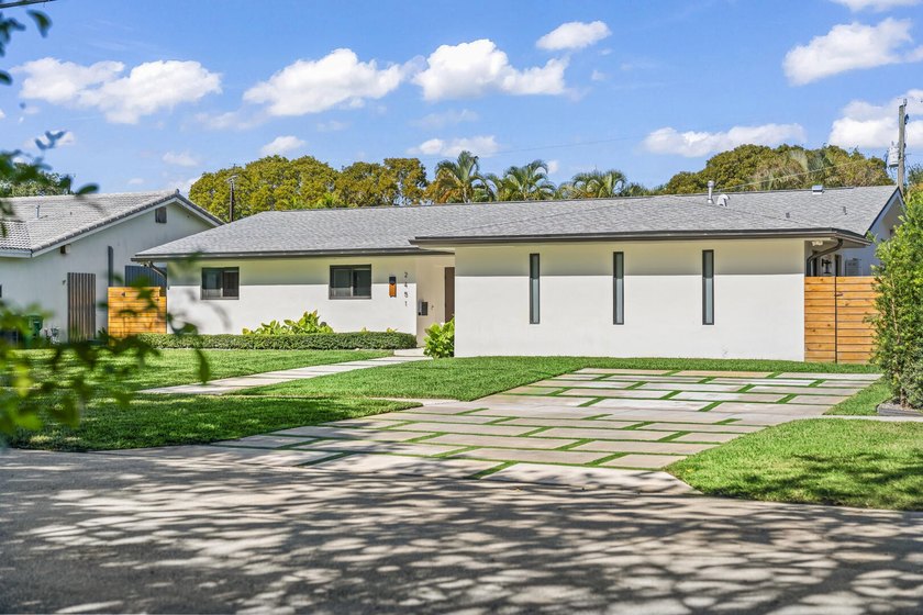 County Squire Estates Custom Gem, Fully Renovated and Move-In - photo 6
