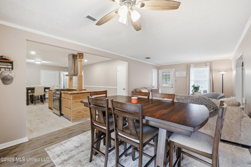 Welcome home to this beautifully updated 4-bedroom, 2-bath home - photo 7