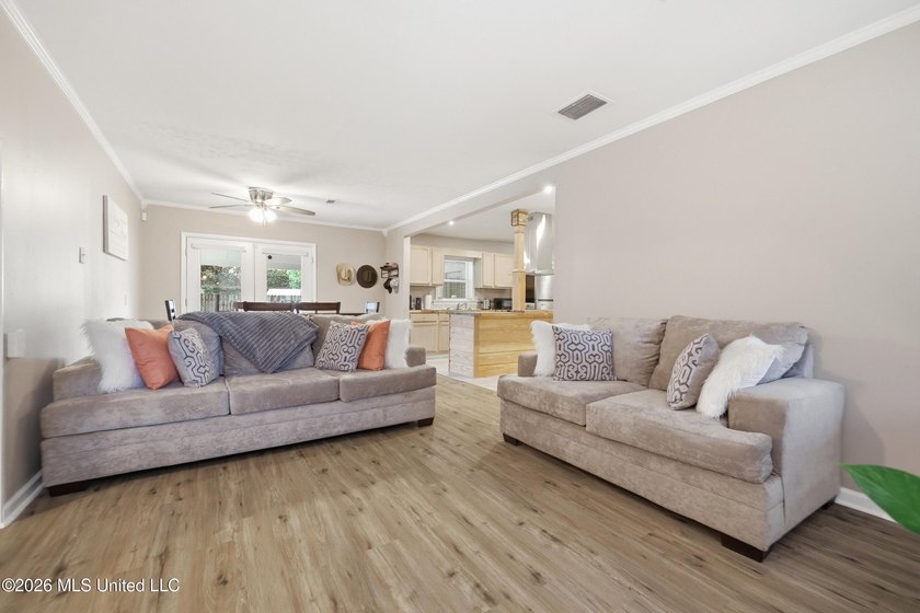 Welcome home to this beautifully updated 4-bedroom, 2-bath home - photo 8