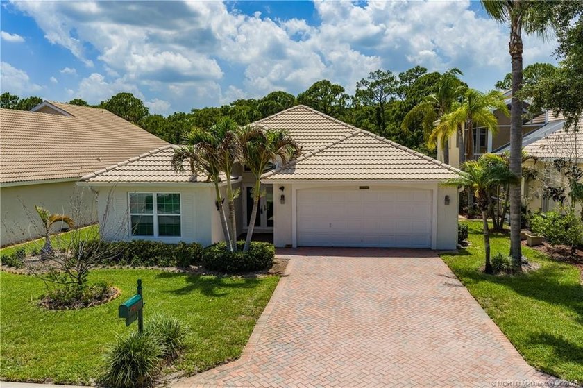 The Cottages of Hobe Sound is a gated community with tennis - photo 4