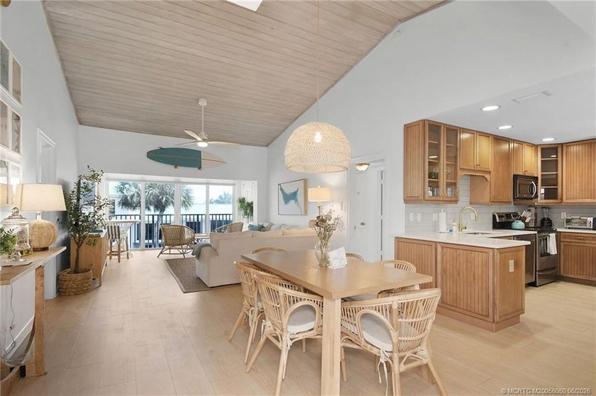 Welcome to paradise living on Hutchinson Island! This - photo 4
