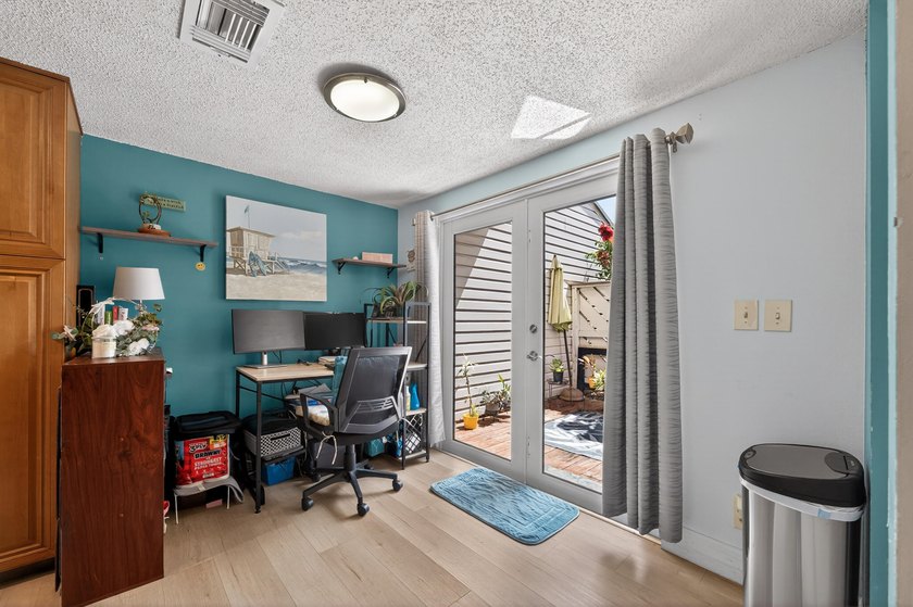 Spacious 2 story townhome with over 1,430 sq/ft. Open floor plan - photo 12