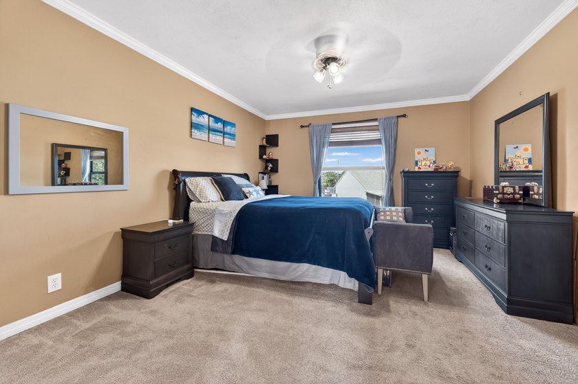 Spacious 2 story townhome with over 1,430 sq/ft. Open floor plan - photo 19