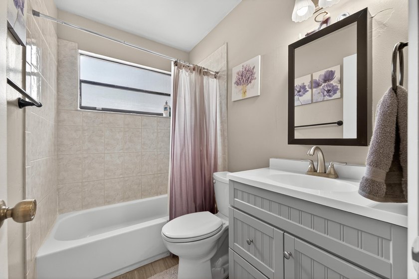 Spacious 2 story townhome with over 1,430 sq/ft. Open floor plan - photo 23