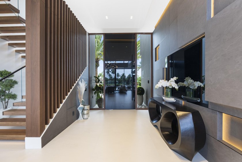 Unparalleled luxury new construction on 100' of prime - photo 8