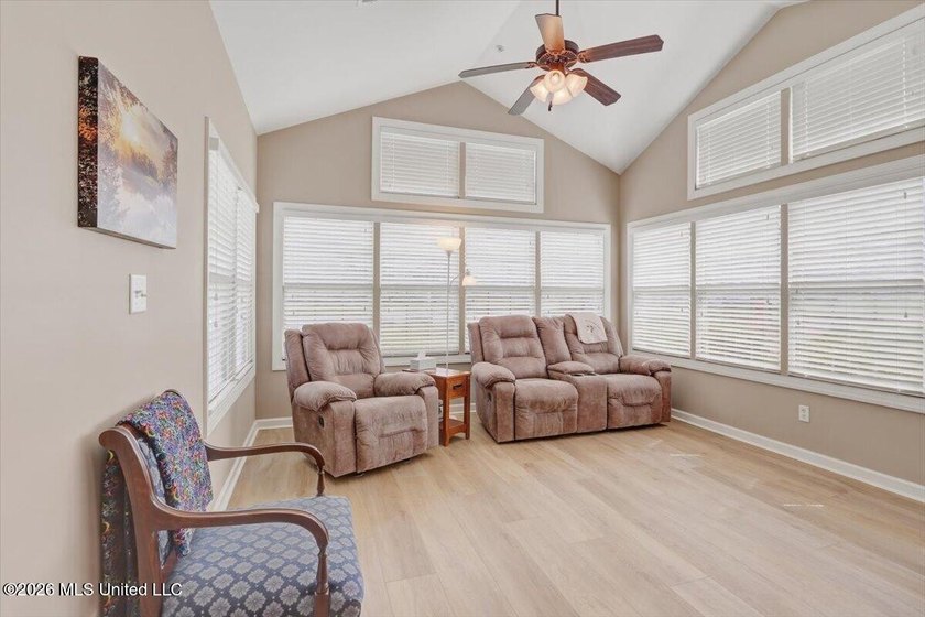 Welcome to this beautifully designed 2-bedroom, 2-bathroom - photo 7