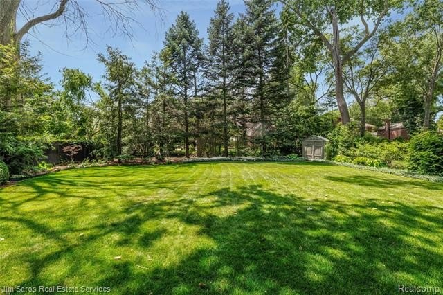 Exceptional brick Contemporary Colonial in the highly coveted - photo 5