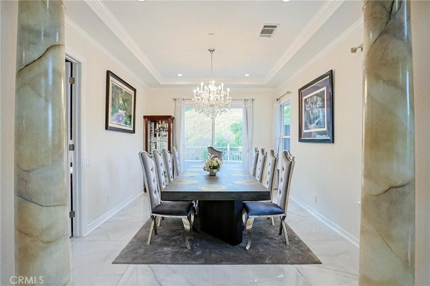 Welcome to 1121 Pinto Dr., a custom estate by renowned builder - photo 9