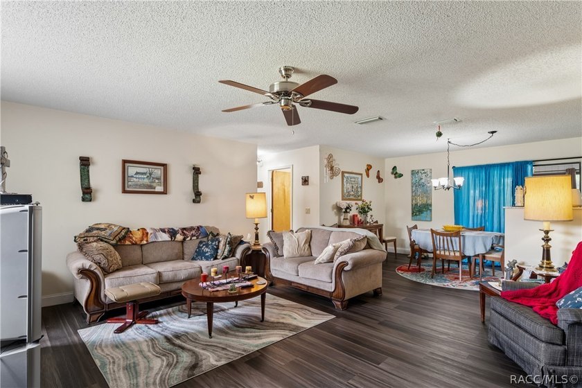 If you have been waiting for the right home at the right price - photo 4
