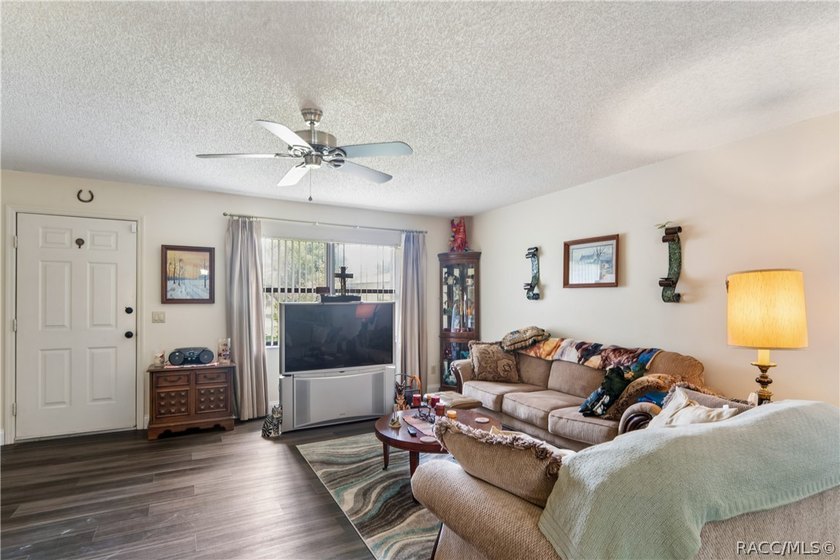 If you have been waiting for the right home at the right price - photo 6
