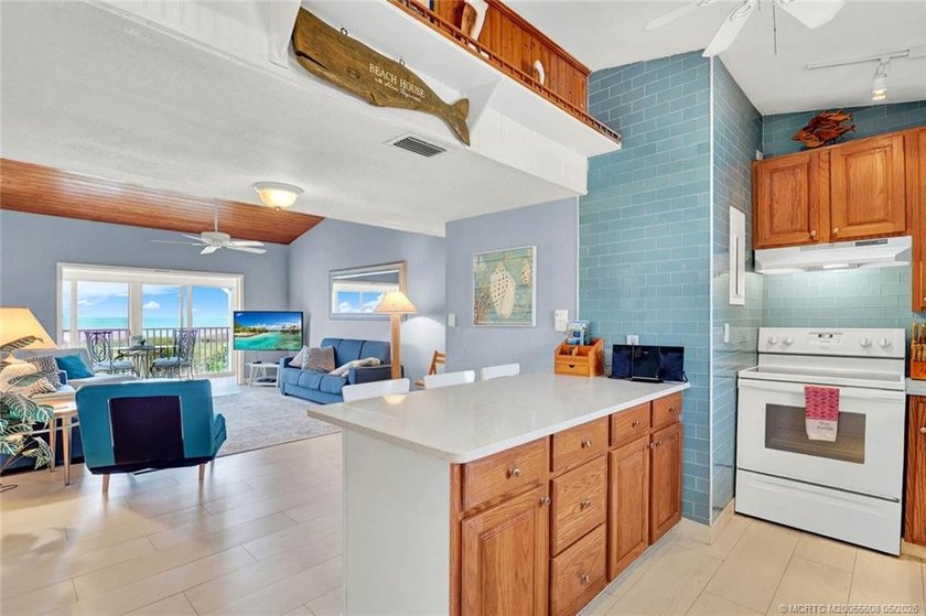 OCEANFRONT - Must see this cute and cozy 2/2 oceanfront condo - photo 12