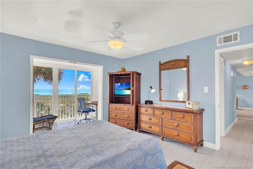 OCEANFRONT - Must see this cute and cozy 2/2 oceanfront condo - photo 13