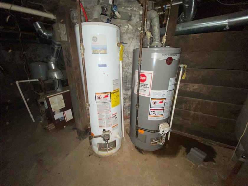 Welcome to this well-maintained upper/lower duplex offering a - photo 17