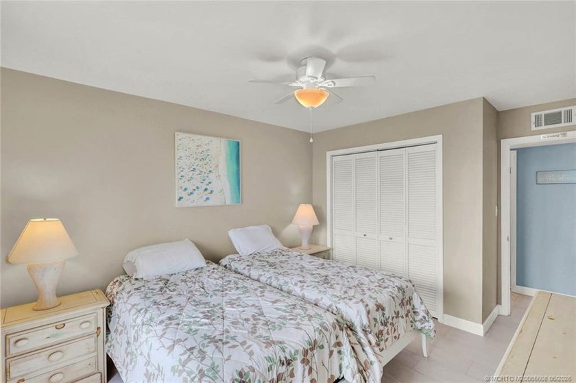 OCEANFRONT - Must see this cute and cozy 2/2 oceanfront condo - photo 24
