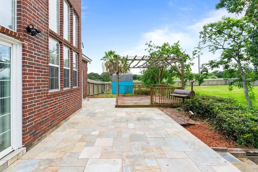 Come see this traditional 4 bedroom, 3 1/2 bath home situated on - photo 25