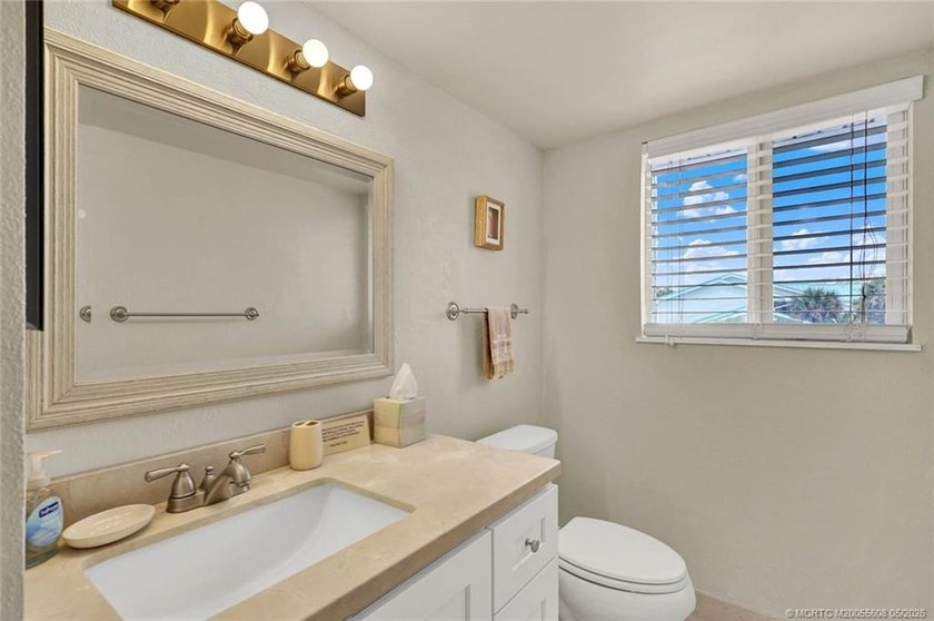 OCEANFRONT - Must see this cute and cozy 2/2 oceanfront condo - photo 25