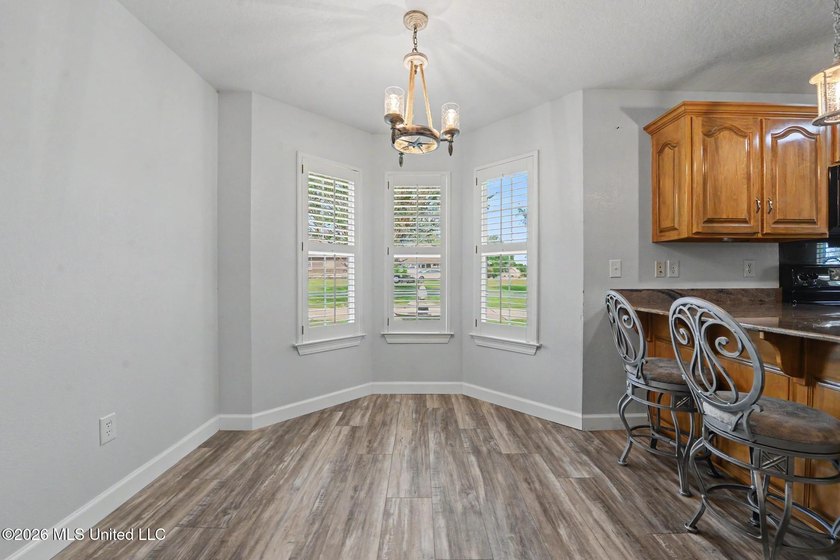Beautiful brick home in Quail Ridge Subdivision located in the - photo 9