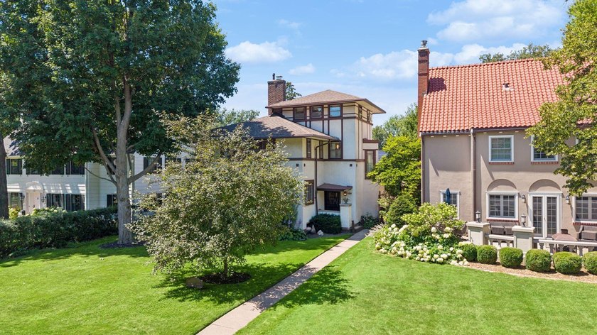 Discover the endless charm of this beautifully preserved 1923 - photo 4