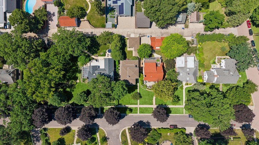 Discover the endless charm of this beautifully preserved 1923 - photo 6