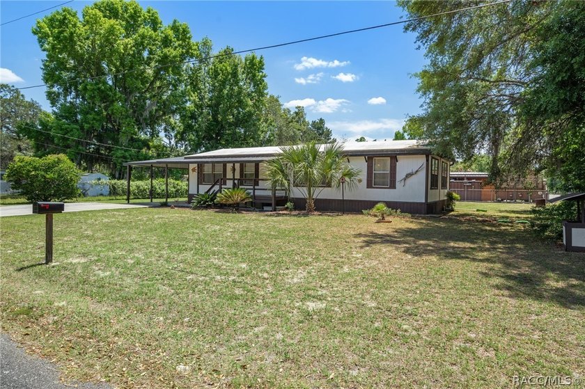 Welcome home to this charming 3-bedroom, 2-bathroom double wide - photo 7