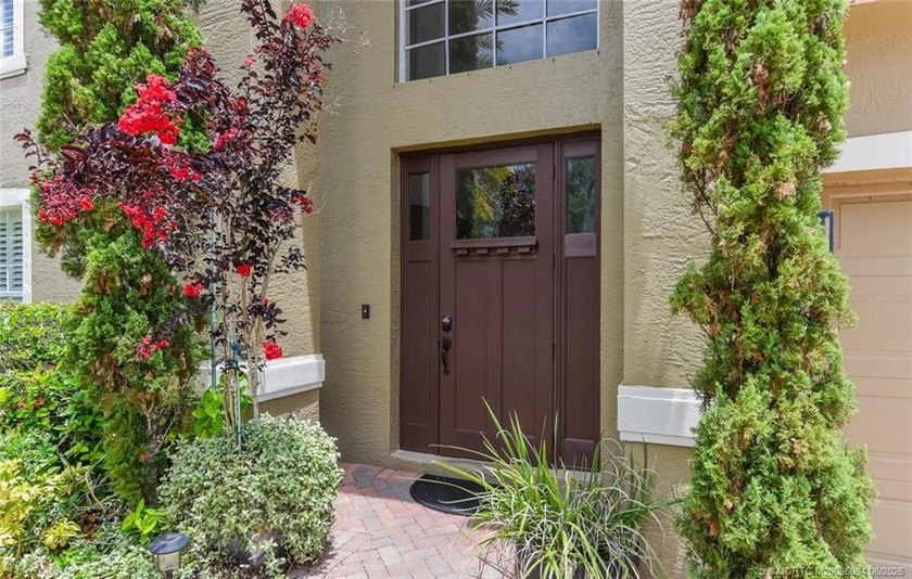 Size matters! Spacious 3,580 square foot under air pool home - photo 2