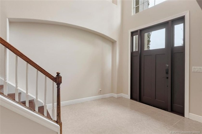Size matters! Spacious 3,580 square foot under air pool home - photo 3
