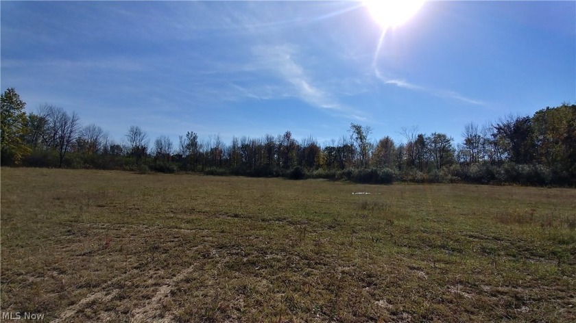 Wow, extremely rare piece of property with gorgeous views on - photo 6