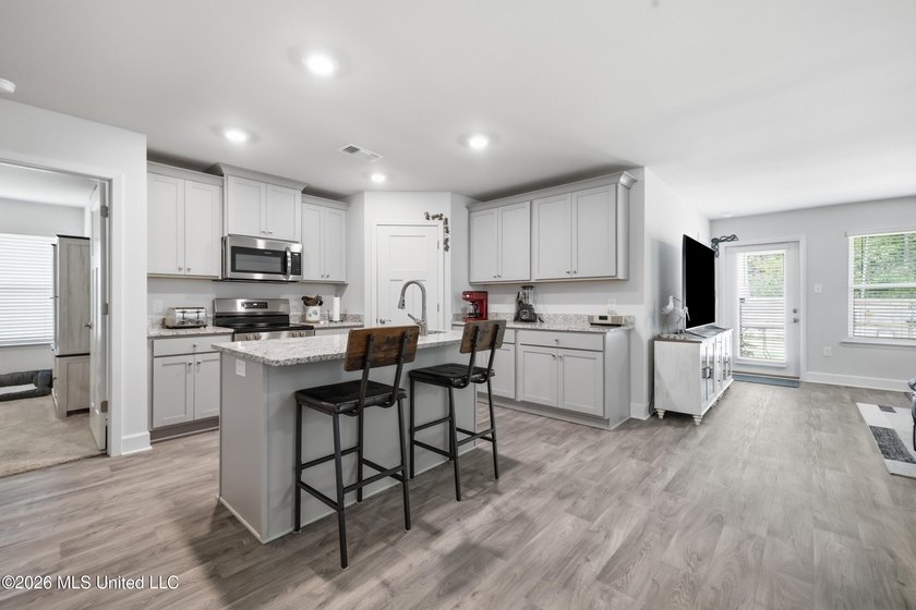 SELLER IS OFFERING UP TO $10,000 IN BUYER CONCESSIONS WITH AN - photo 3