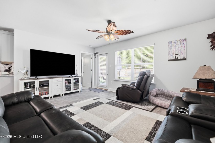 SELLER IS OFFERING UP TO $10,000 IN BUYER CONCESSIONS WITH AN - photo 4