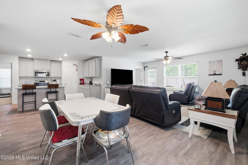 SELLER IS OFFERING UP TO $10,000 IN BUYER CONCESSIONS WITH AN - photo 8