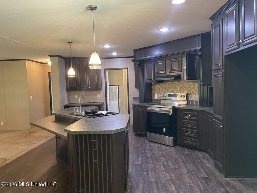 Escape to your own private oasis on this sprawling +/-9.92-acre - photo 4