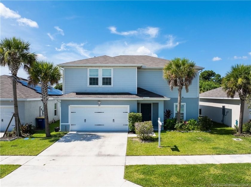 Move-in ready and beautifully maintained, this spacious - photo 2