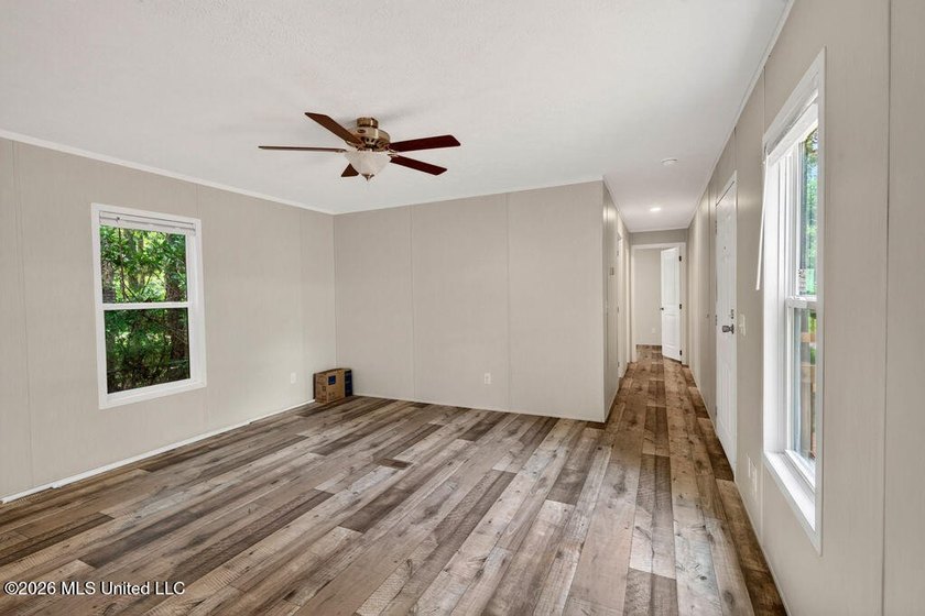 Brand new and never lived in! This beautiful 16' x 76' - photo 5