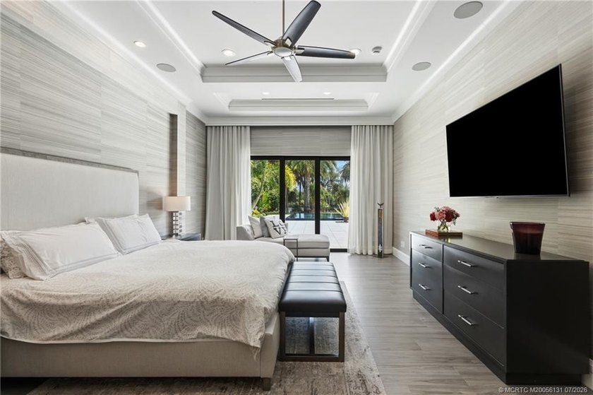 Welcome to this extraordinary waterfront estate in the gated - photo 5