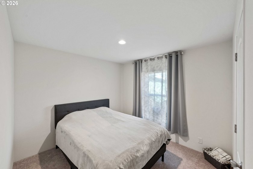 This move-in-ready home offers three bedrooms, twOpo bathrooms - photo 19