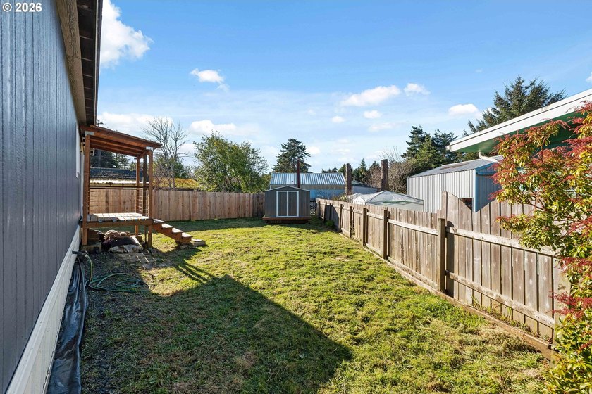 This move-in-ready home offers three bedrooms, twOpo bathrooms - photo 24