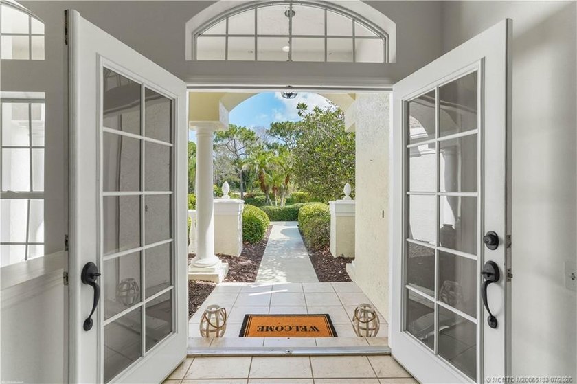 Welcome to one of Palm City's most coveted settings-a golf - photo 4