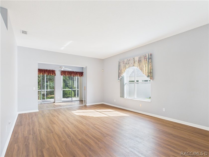 One or more photo(s) has been virtually staged. Rare floor plan - photo 6