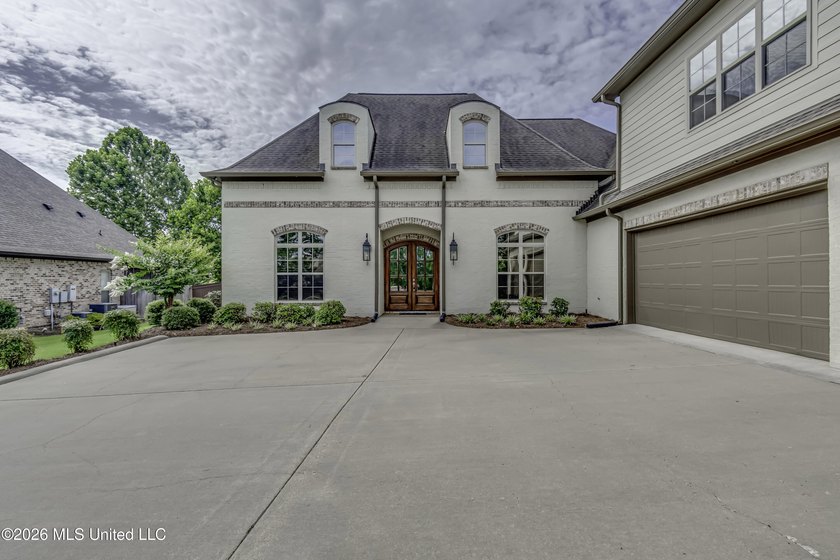Experience luxury living in this custom-built, one-owner home - photo 2
