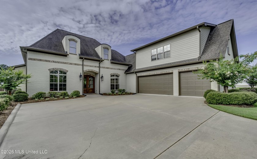 Experience luxury living in this custom-built, one-owner home - photo 3