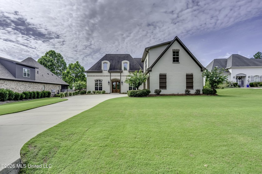 Experience luxury living in this custom-built, one-owner home - photo 5