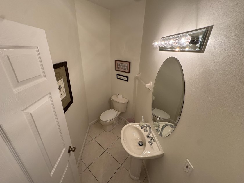 GREAT LOCATION, GATED COMMUNITY. RENOVATED, PARTIALLY FURNISHED - photo 8
