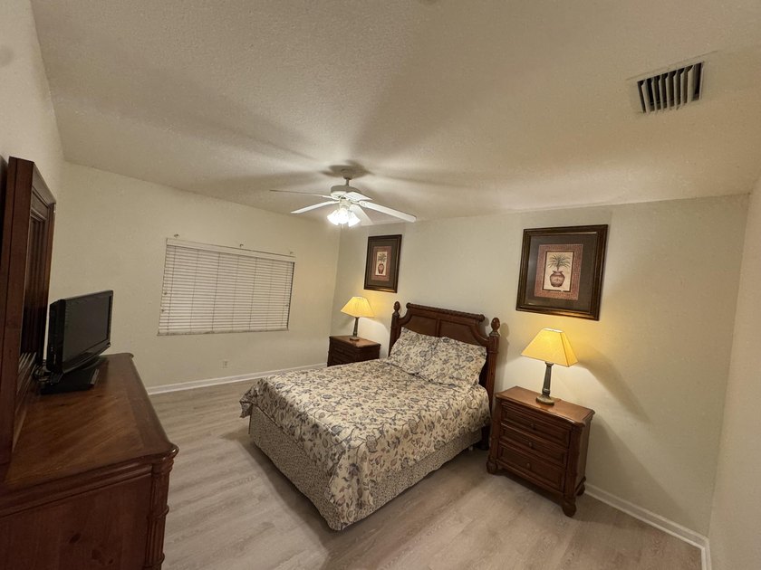 GREAT LOCATION, GATED COMMUNITY. RENOVATED, PARTIALLY FURNISHED - photo 10