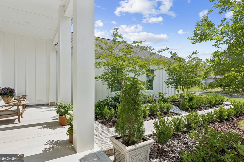 Exceptional craftsmanship and thoughtful design define this - photo 8